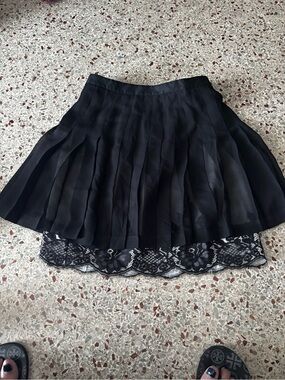 Robert Rodriguez Black Pleated Mini Skirt with Lace Trim size 2